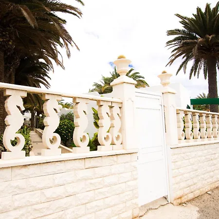 Book Jet - Ursula アパート *